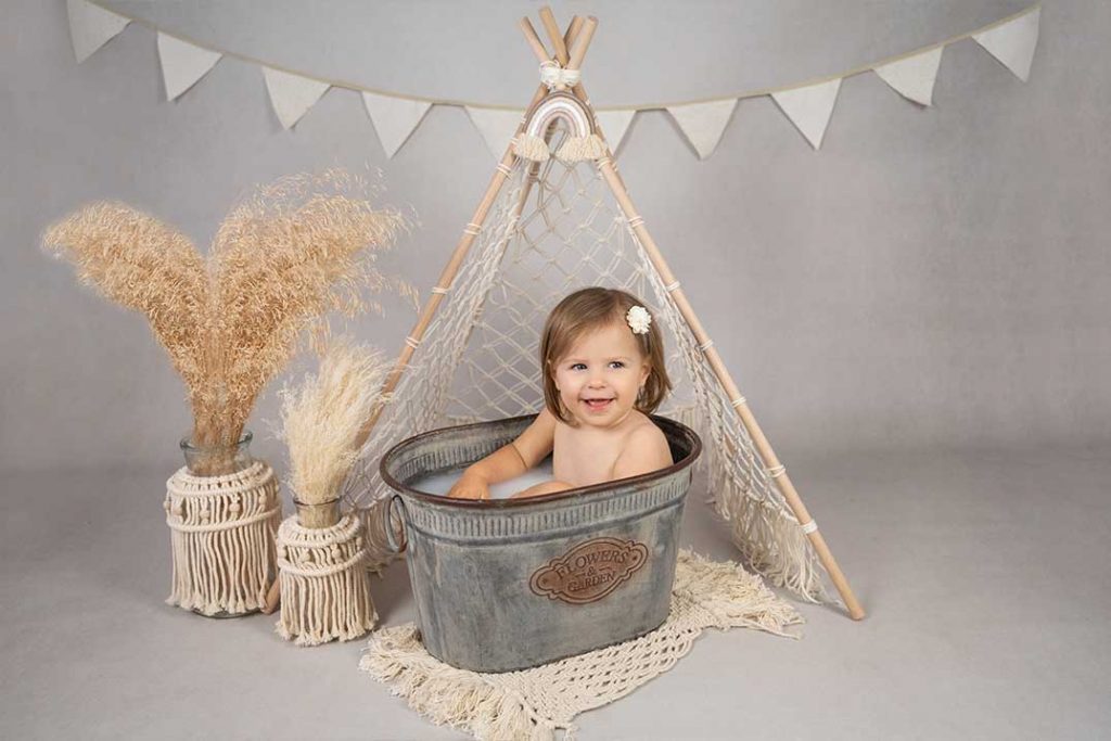 Nicole Reinthaler Photography Fotografin Villach Kärnten Familienfotos Smash the Cake Shooting Newborn Shooting Milchwanne Shooting